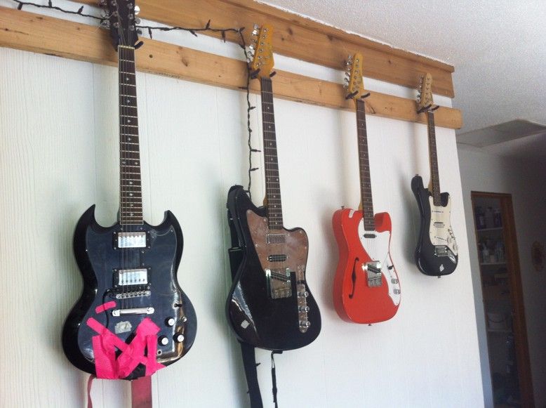 Guitar Hangers on Amp GuitarNutz 2